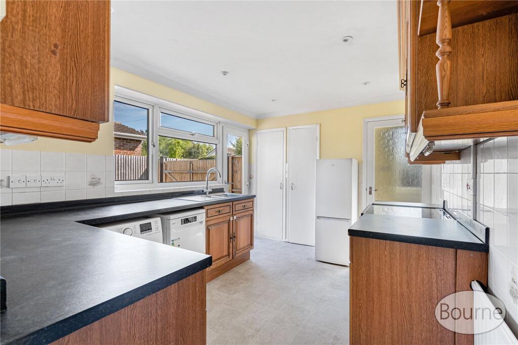 Waverley Drive, Ash Vale, Surrey, GU12 photo 5
