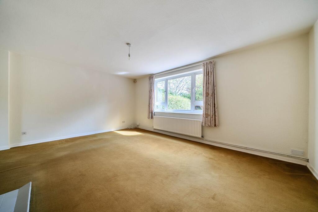 House in Bedford, Brickhill - View 5