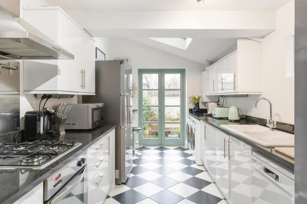 House in London - View 5