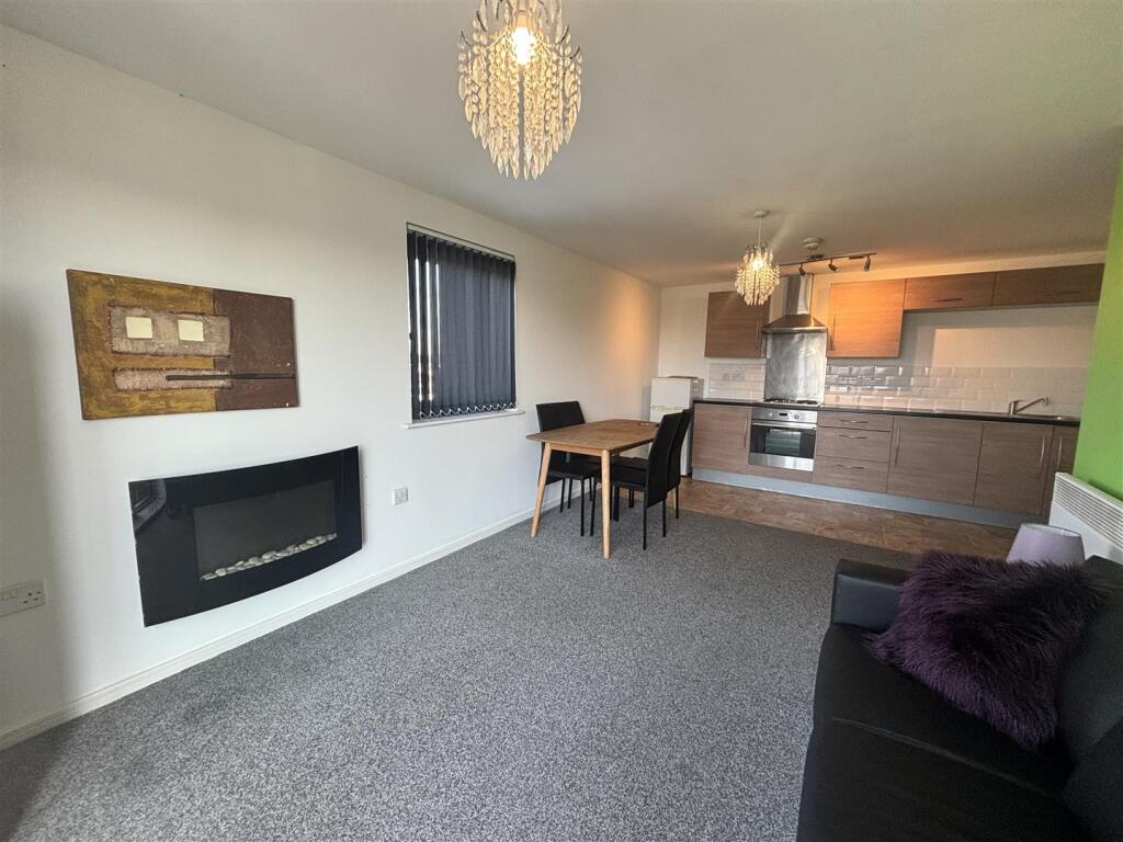 Apartment in Manchester - View 4