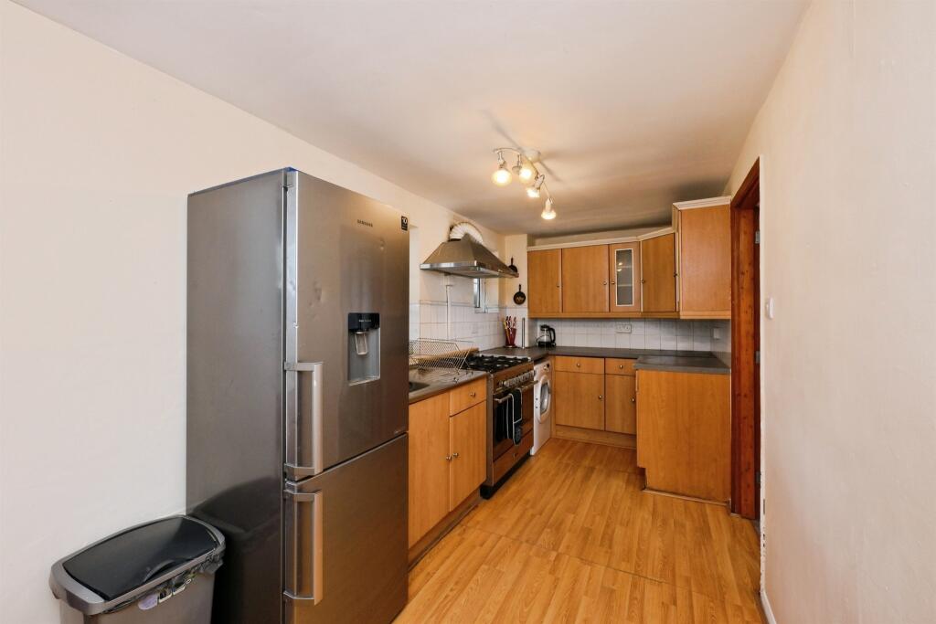 House in Welwyn Hatfield, Hertfordshire - View 5