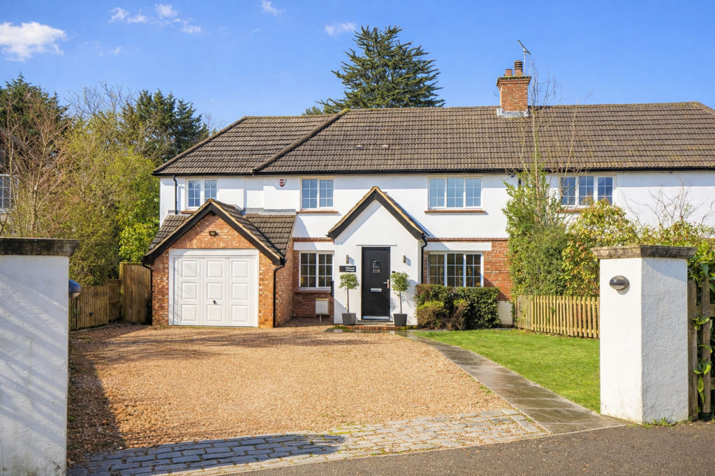 Main image of property: Slines Oak Road, Woldingham, CR3