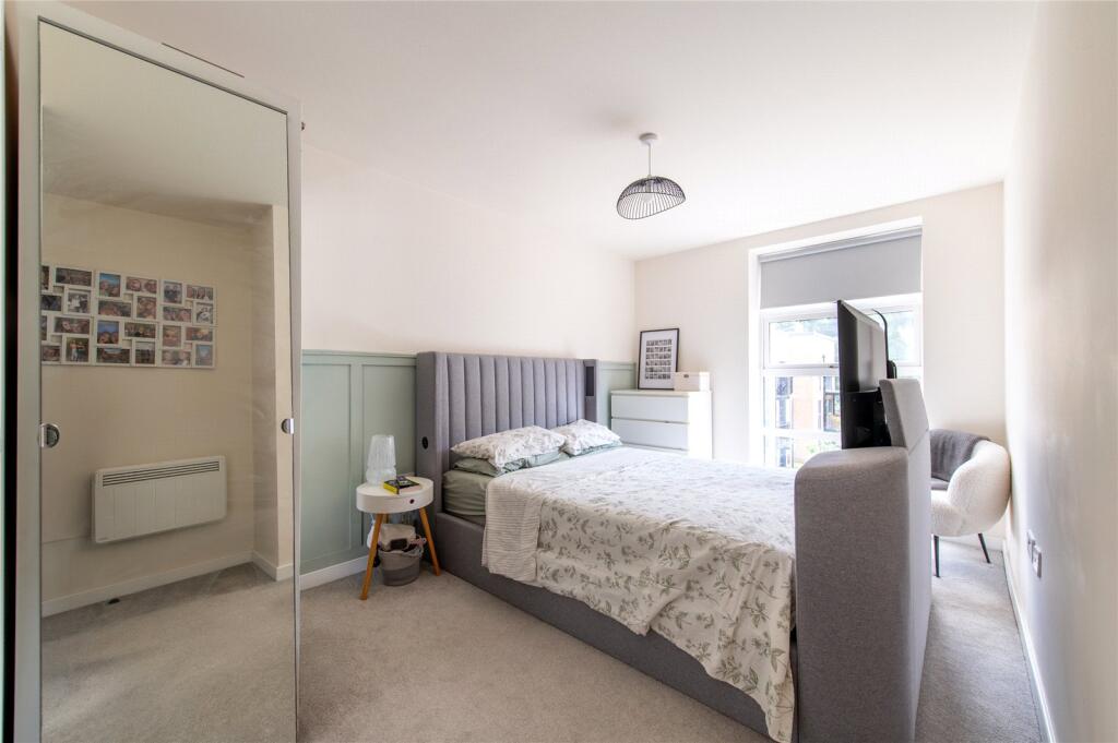 Apartment in Dartford - View 5