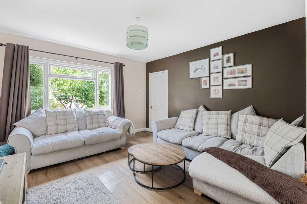Wynyard Close, Leominster, Herefordshire, HR6 8HH photo 4