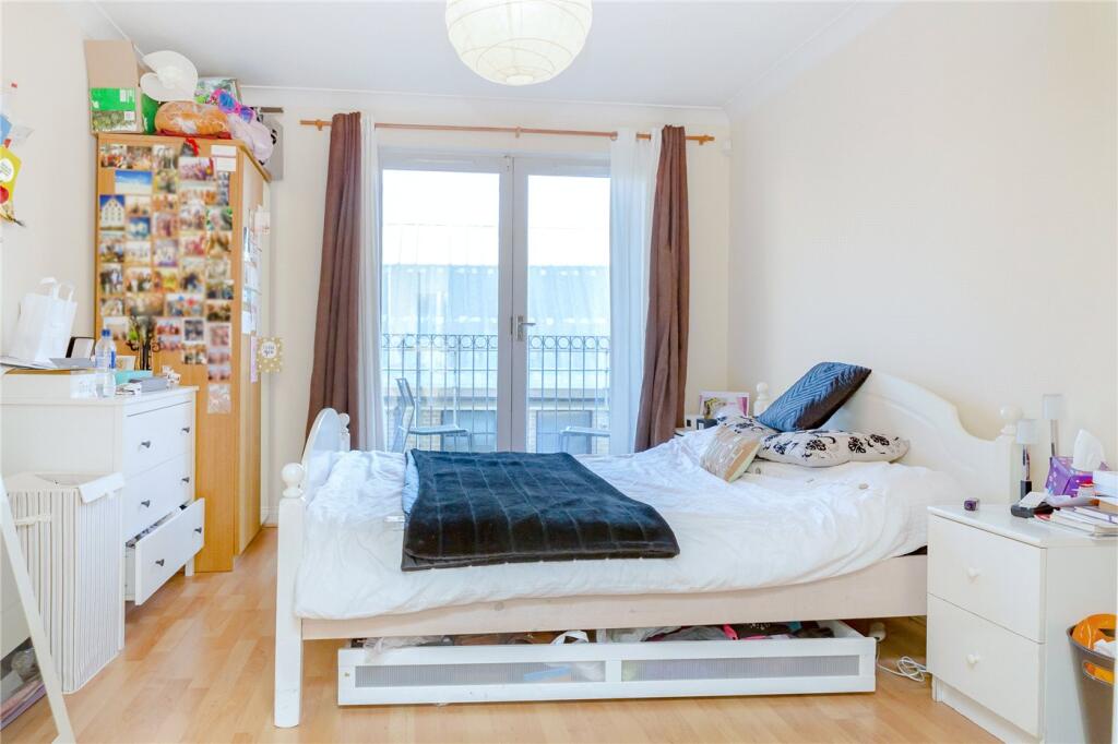 Apartment in London - More
