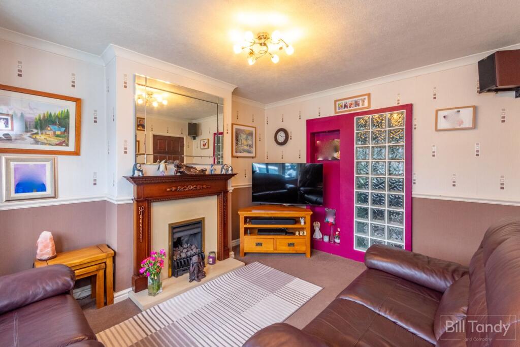 Highfields Road, Chasetown, Burntwood, WS7 photo 4