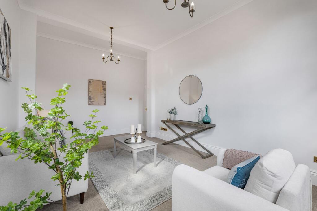 Apartment in Cheltenham, Ewens Farm, Montpellier - View 3