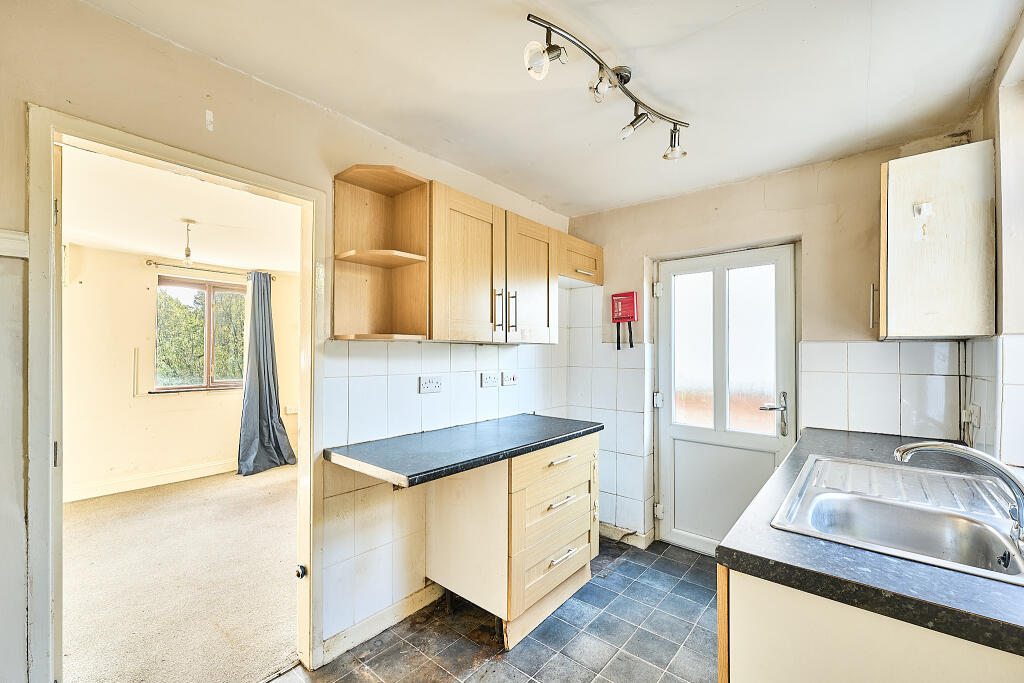 House in Stoke-on-Trent - More