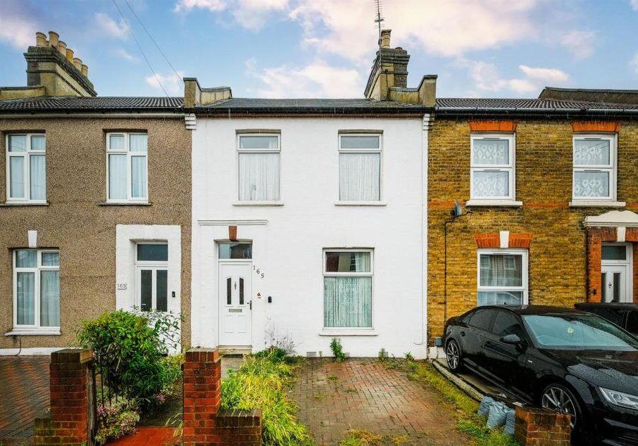 Main image of property: 165 Grange Road, Ilford, Essex, IG1 1HB