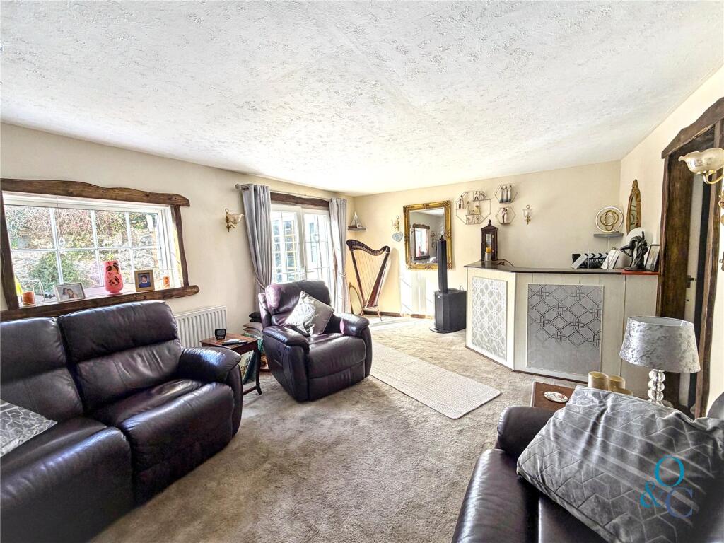 House in St Stephen, High Street - View 5