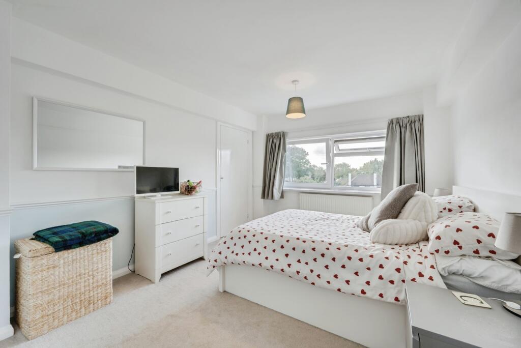 Apartment in Sutton - More