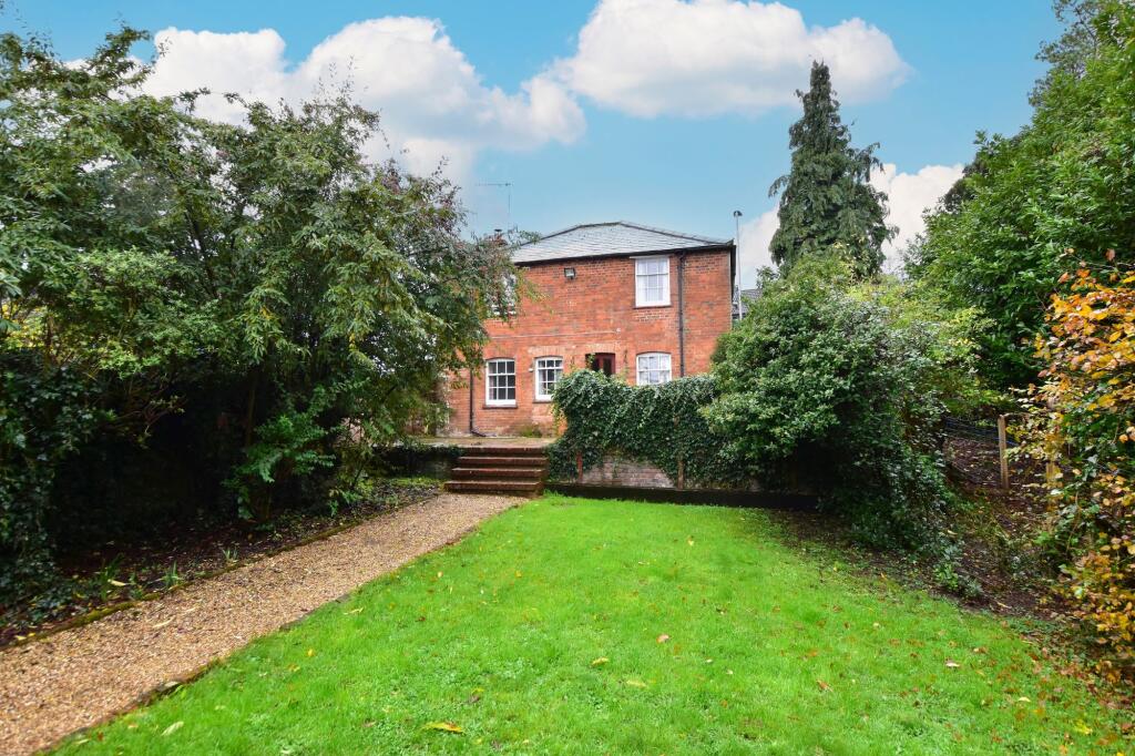 Main image of property: High Street, Bedmond, WD5