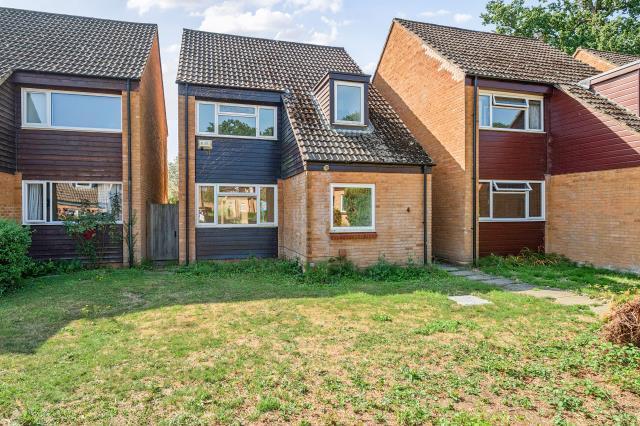 Main image of property: Sandhills Way, Calcot, Reading, RG31