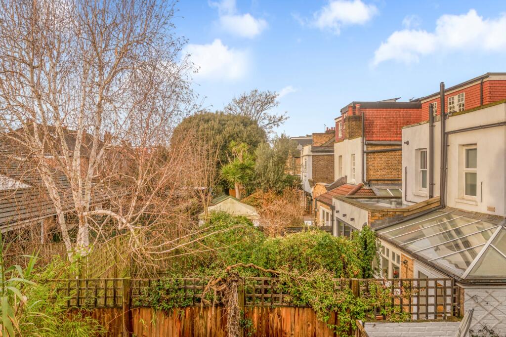 Apartment in Twickenham - More
