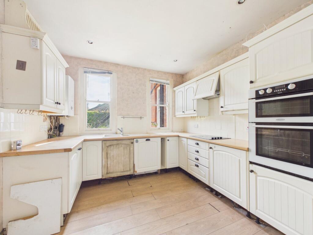 Sandgate Road, Folkestone, Kent, CT20 photo 4