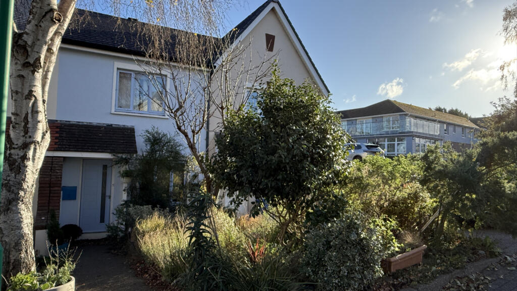 Main image of property: 2 Balleigh Mews, Ramsey, IM8 3NW