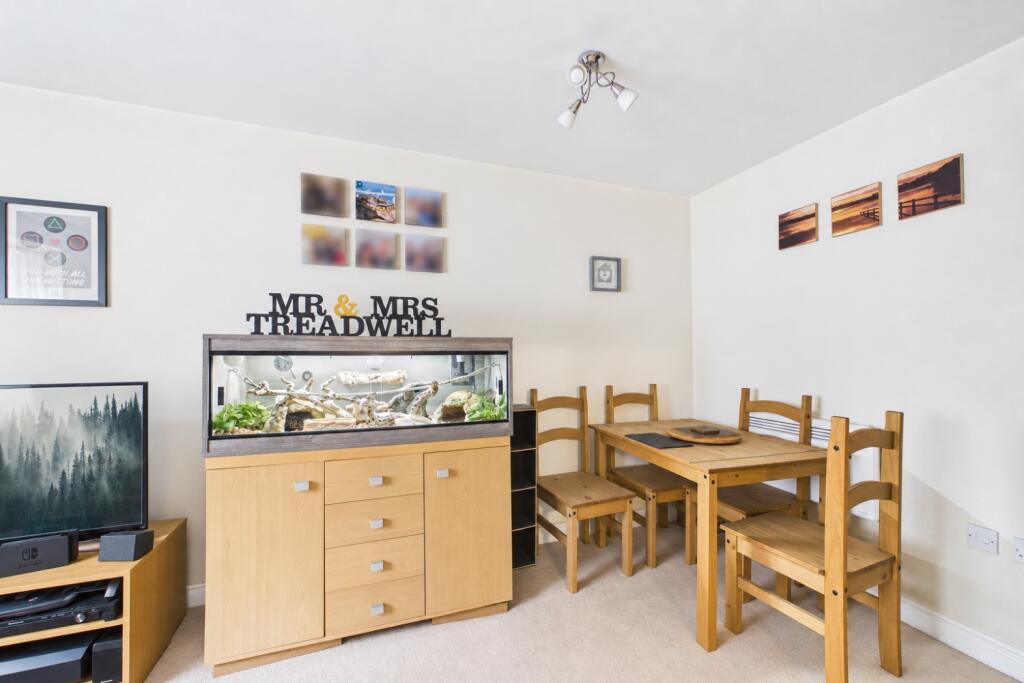Apartment in Luton - View 4