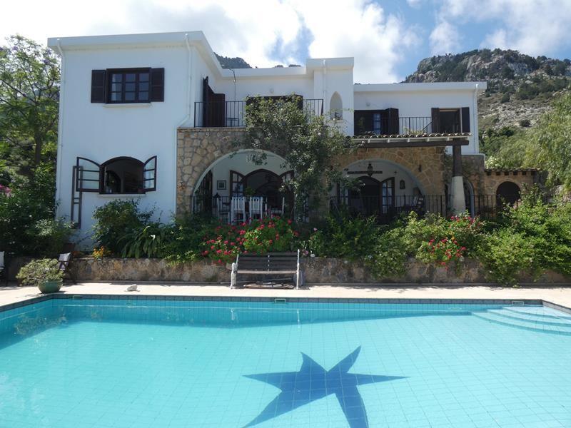 Main image of property: Karsiyaka, Girne