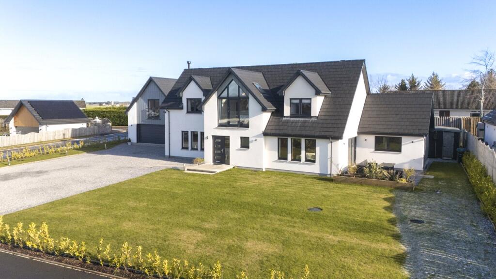 1 Souters View, Loch Flemington, Inverness, IV2 photo 2