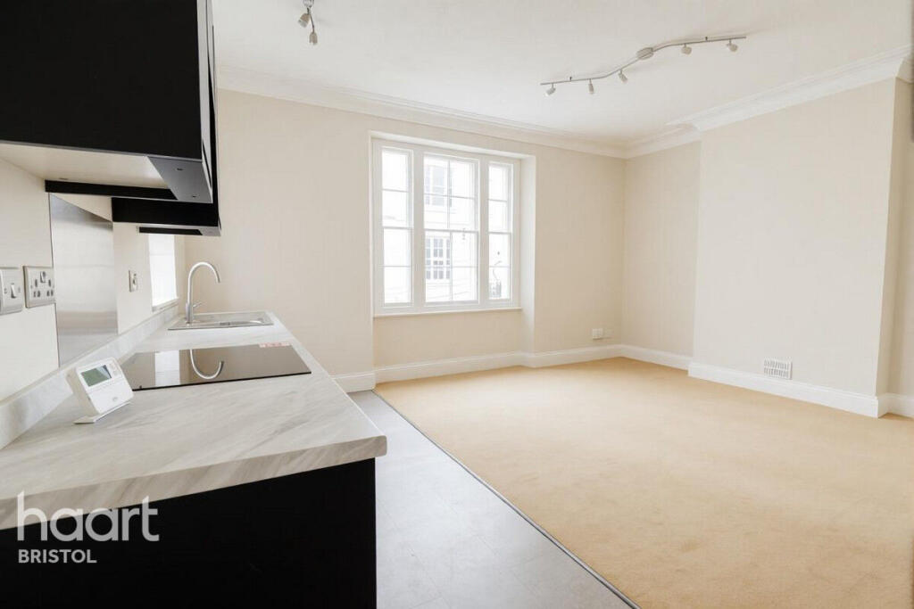 Apartment in Bristol - View 2