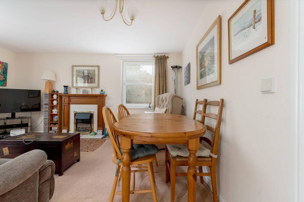 Apartment in Edinburgh, Firrhill, Comiston - View 5