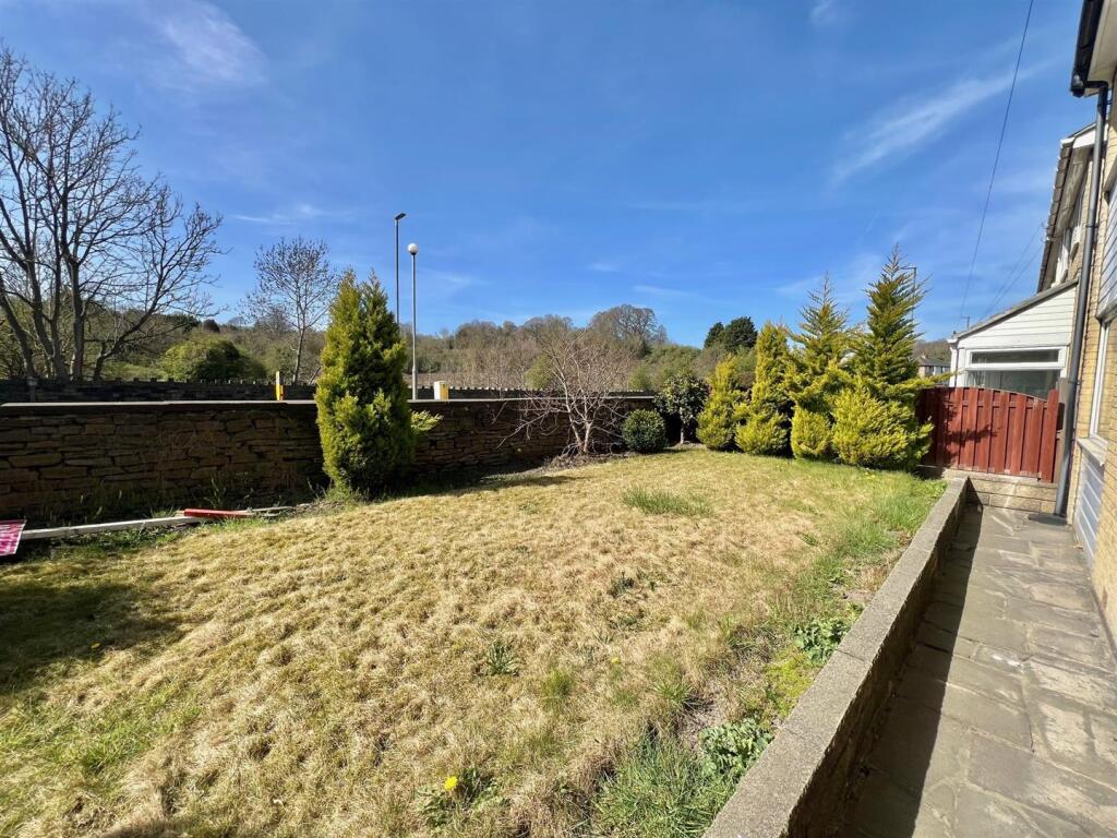 Fenay Lea Drive, Waterloo photo 2