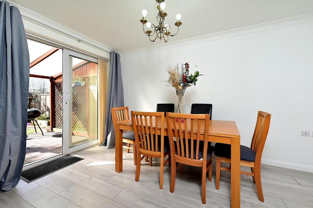 House in Basingstoke and Deane, Cufaude Village, Chineham - View 3
