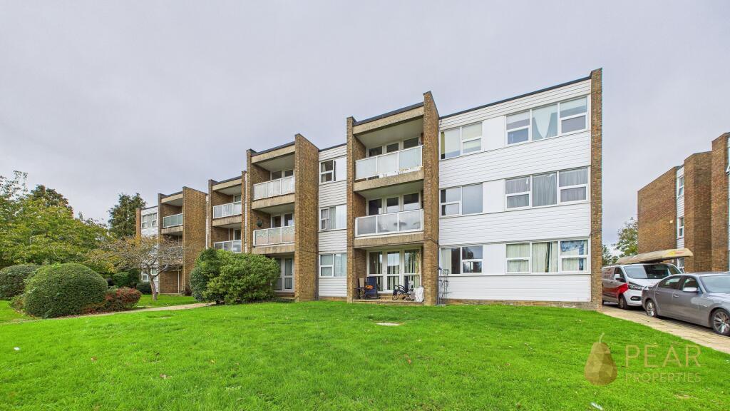 1-bed flat on Littlehampton Road, Worthing, BN13, £175,000
