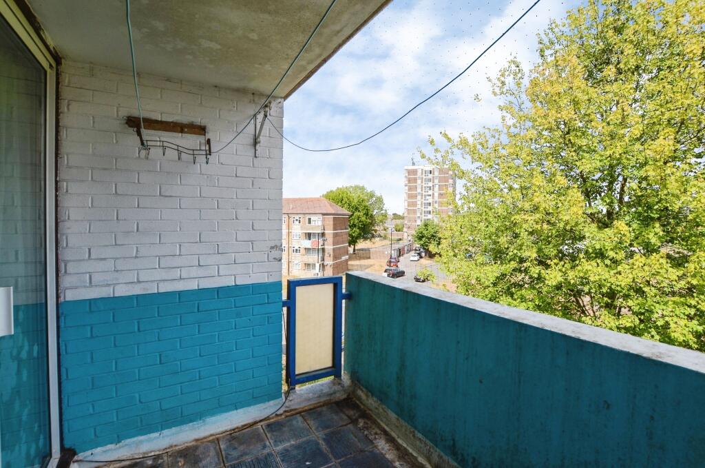 Apartment in Southall - View 5
