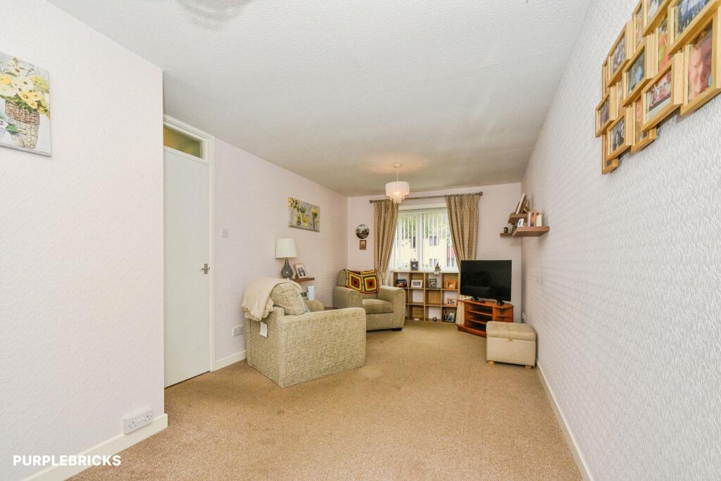 Apartment in Stratton St Margaret, Swindon - More