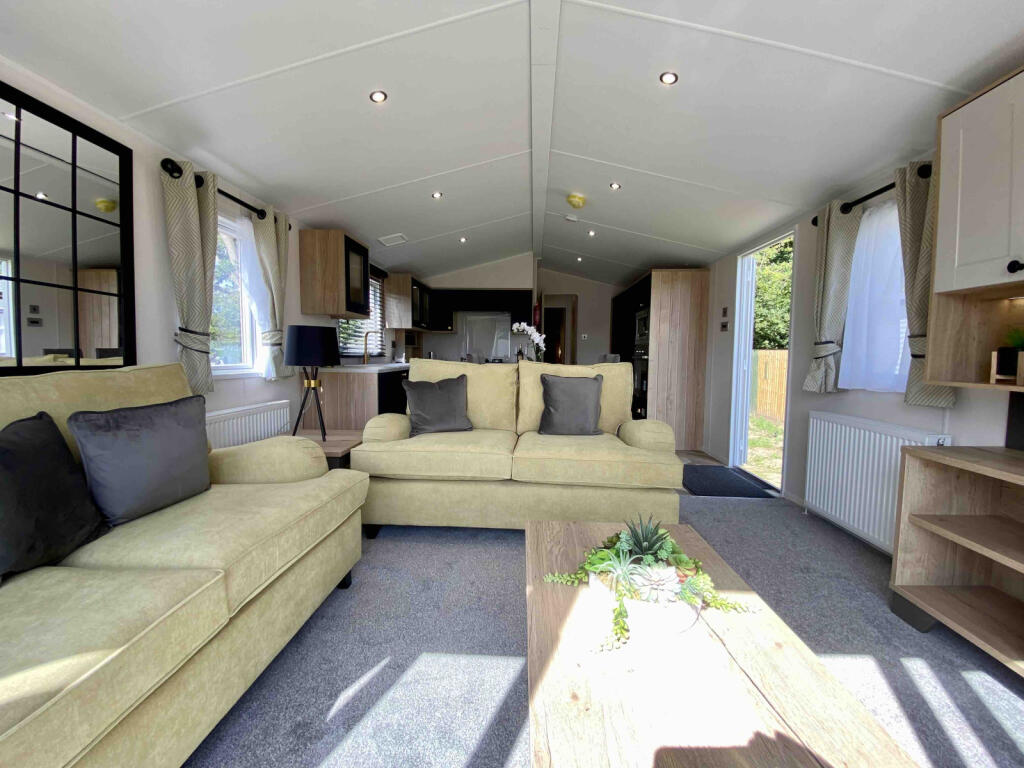The Oaks Holiday Park, Chapel Road, IP10 photo 4