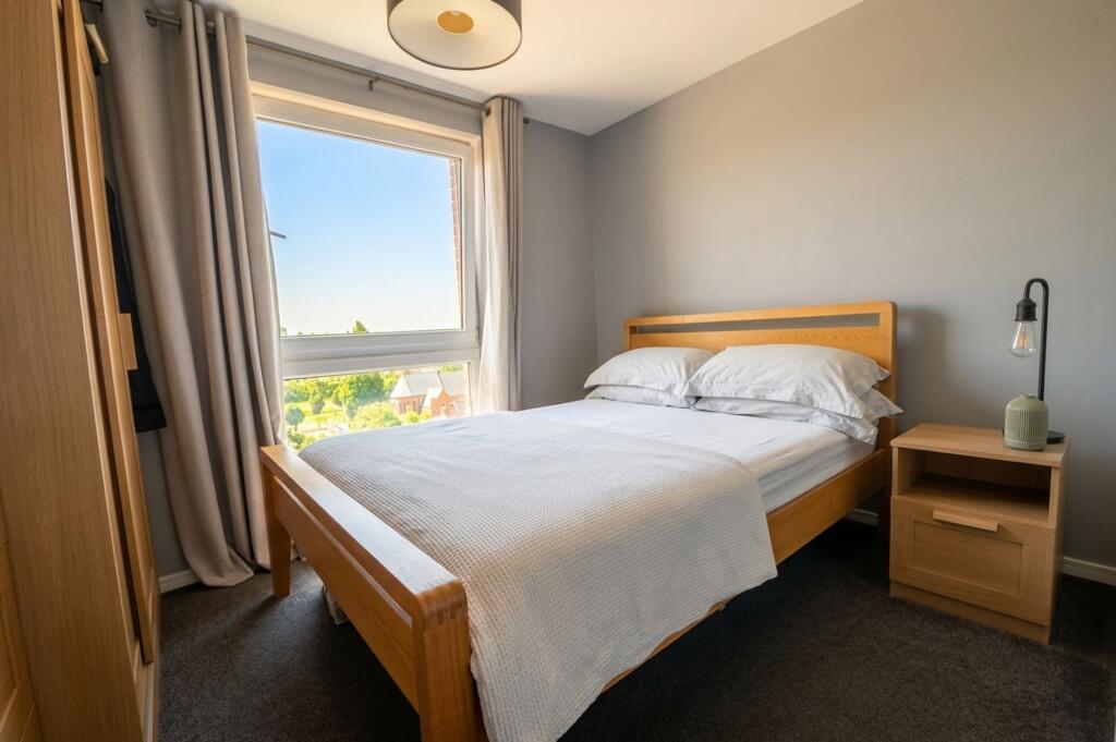 Apartment in Salford, Greater Manchester - View 5
