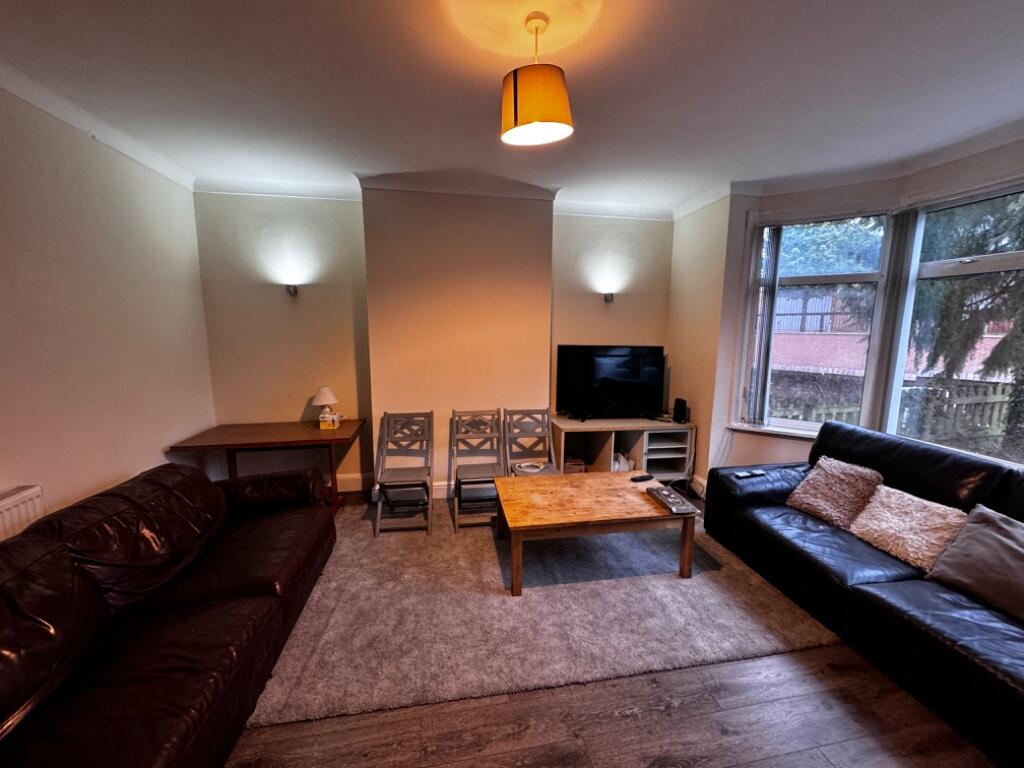 Cardigan Road, Leeds, West Yorkshire, LS6 photo 3
