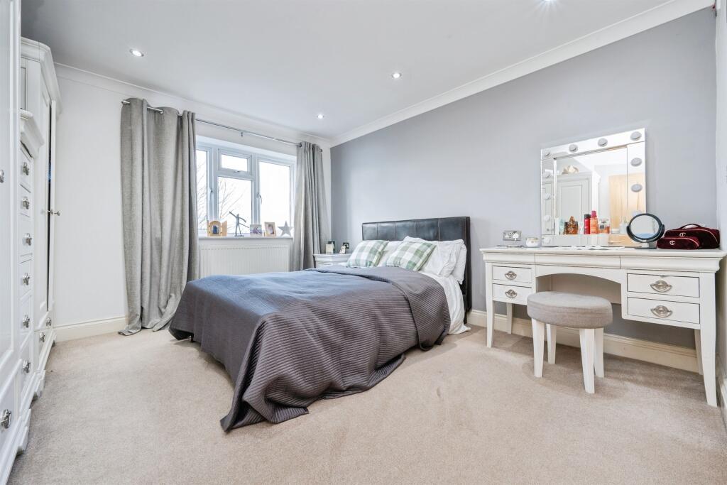 Additional image 17 of Mount Drive, Park Street, St. Albans