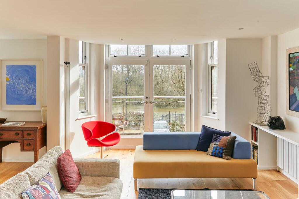 Main image of property: Lower Square, Isleworth, TW7