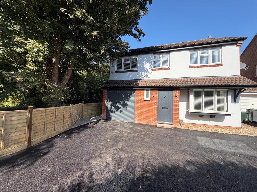 Main image of property: Roman Gardens, Kings Langley