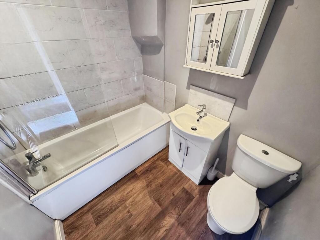 Additional image 8 of South Parade, Cleckheaton, BD19