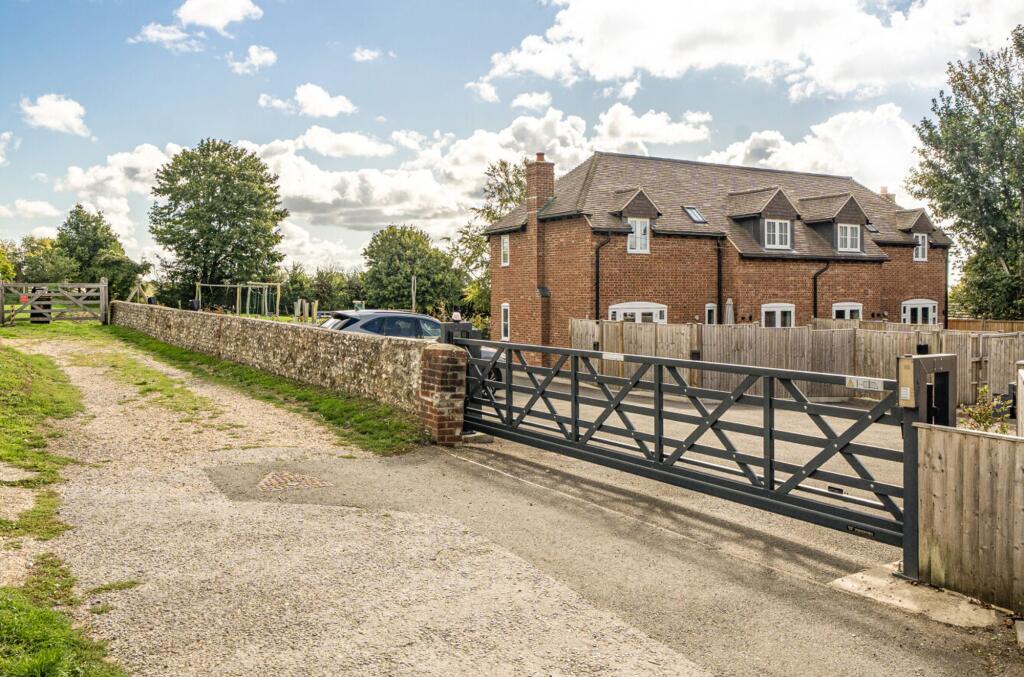 School Hill, Slindon, BN18 photo 5