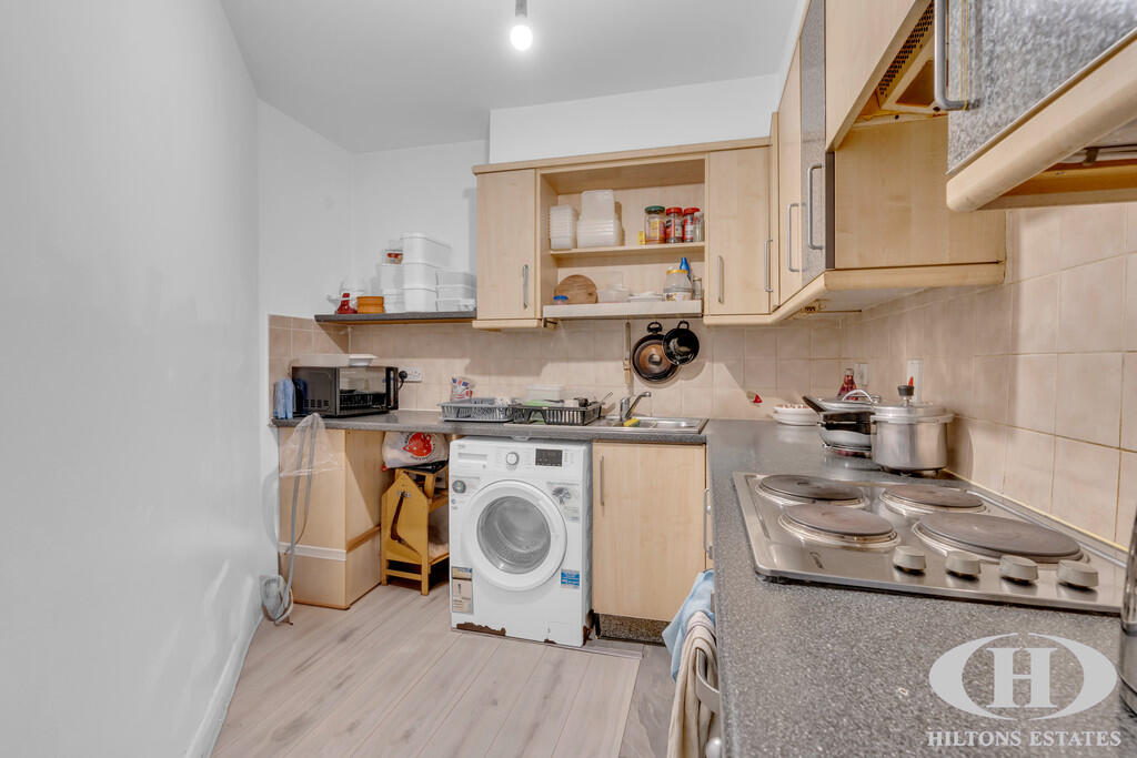 Hanworth Road, Hounslow photo 3