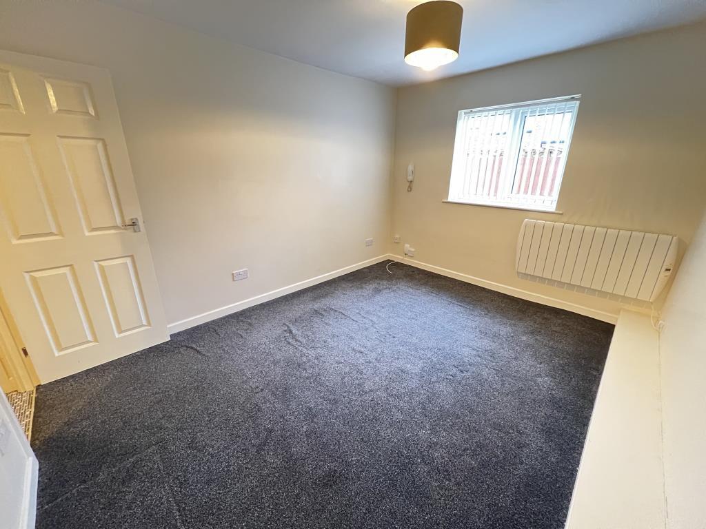 Main image of property: Foleshill Road, Flat 10, Coventry, Cv6 5ah