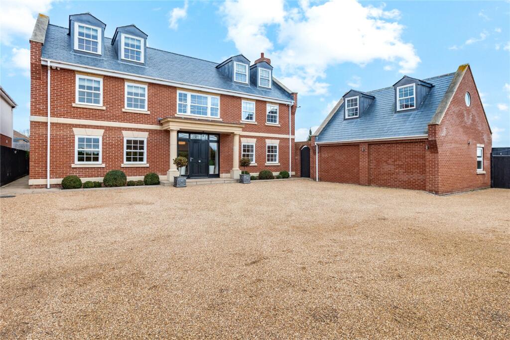 Main image of property: Stoney Hills, Burnham-On-Crouch, Essex, CM0