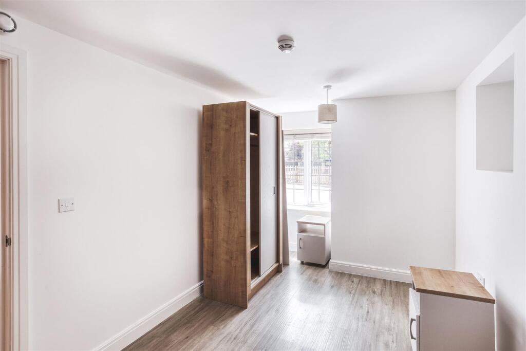 Apartment in Derby - View 5