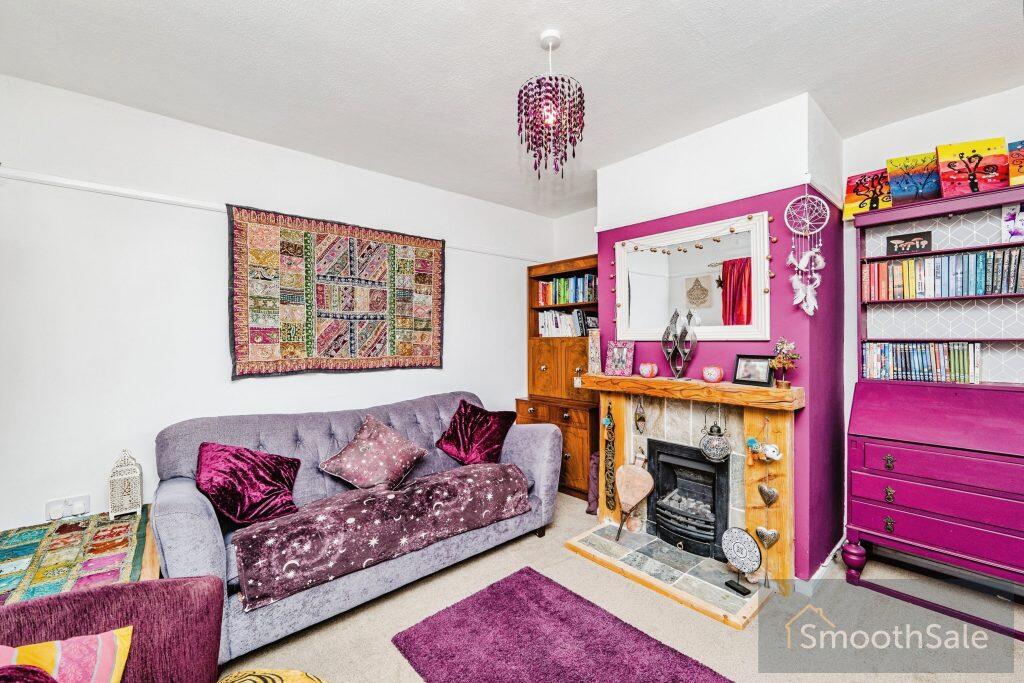 House in Newcastle, Hencastel, Bridgend - More
