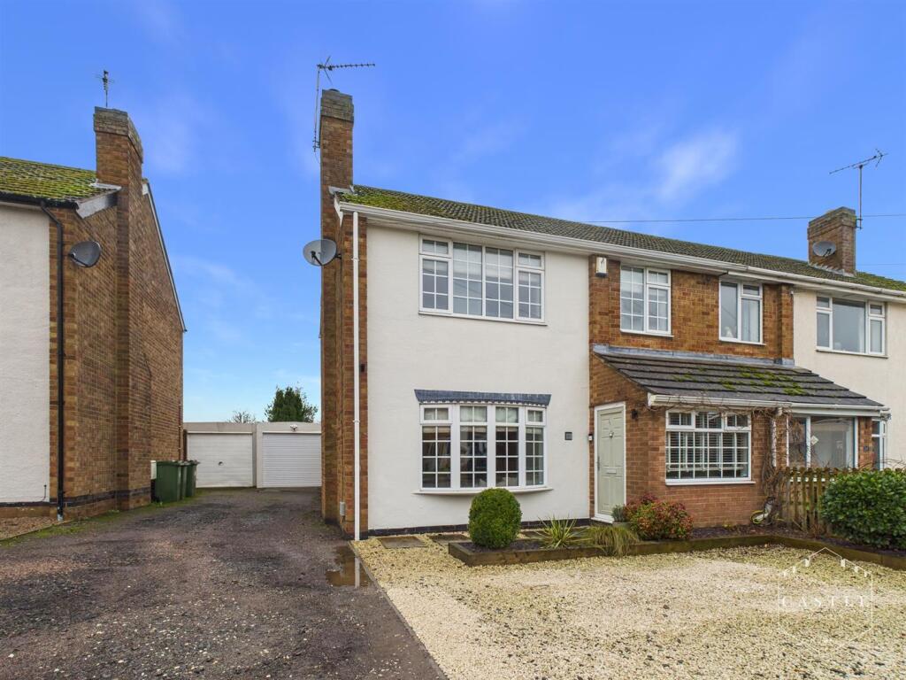 3-bed semi-detached on Frewen Drive, Sapcote, Leicester, £290,000
