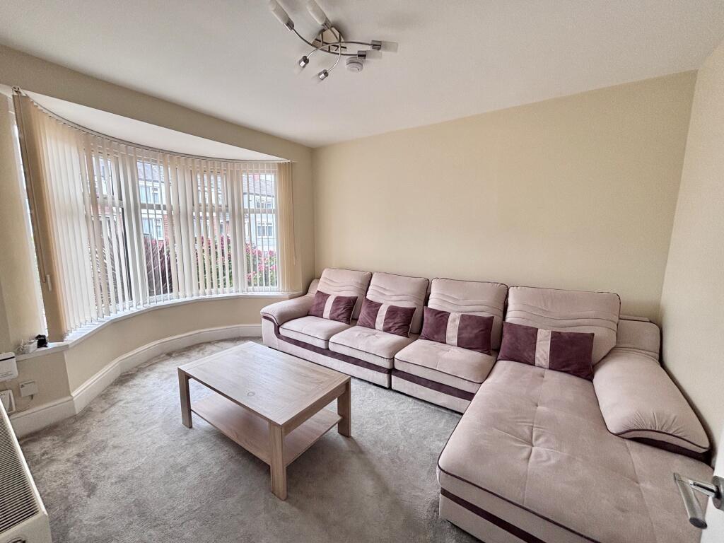 House in Hull - View 2