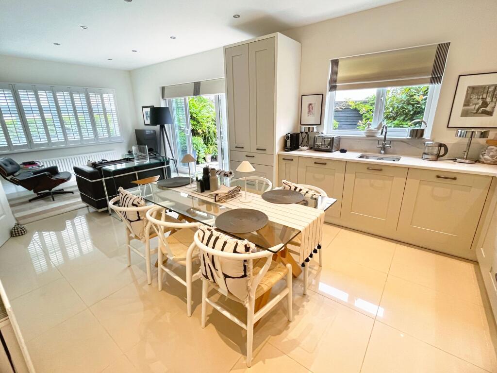 16 Heol Cae Pwll, Colwinston, Nr. Cowbridge, The Vale of Glamorgan CF71 7PL photo 3