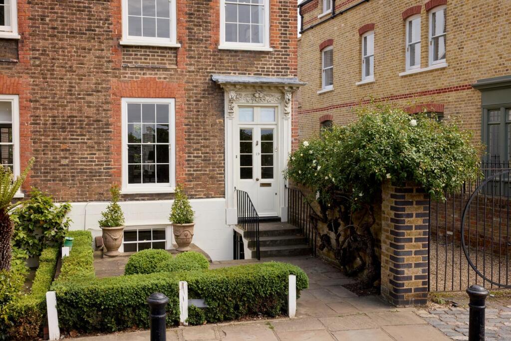 House in Richmond, Kew - View 2