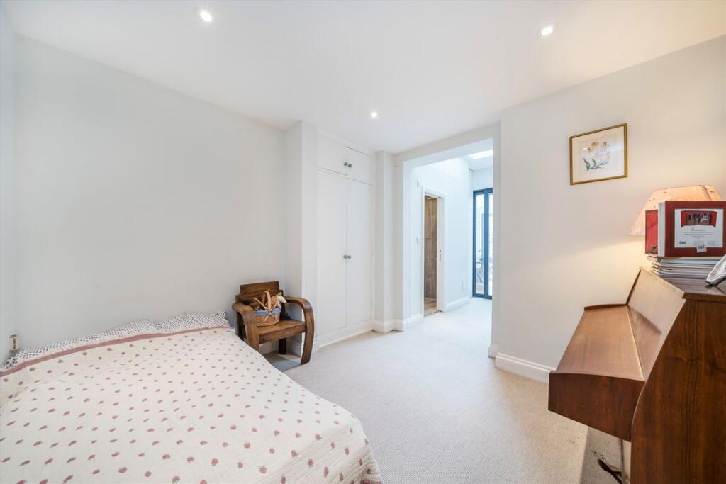 Apartment in London - View 5