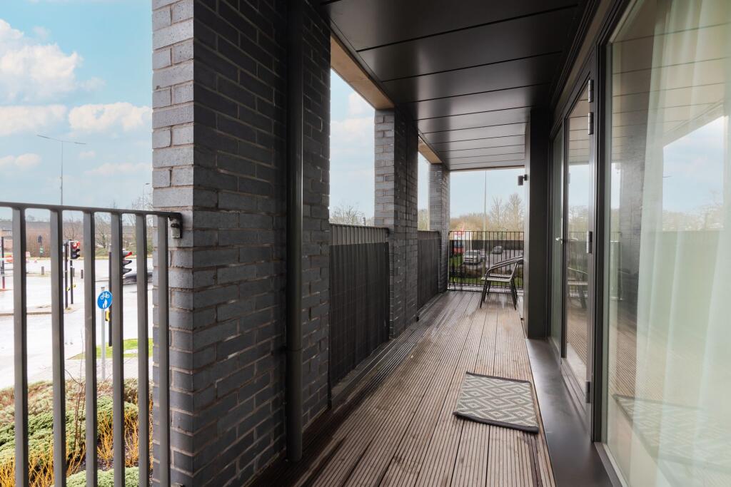 Apartment in Oxford, Barton Park, Oxfordshire - View 5