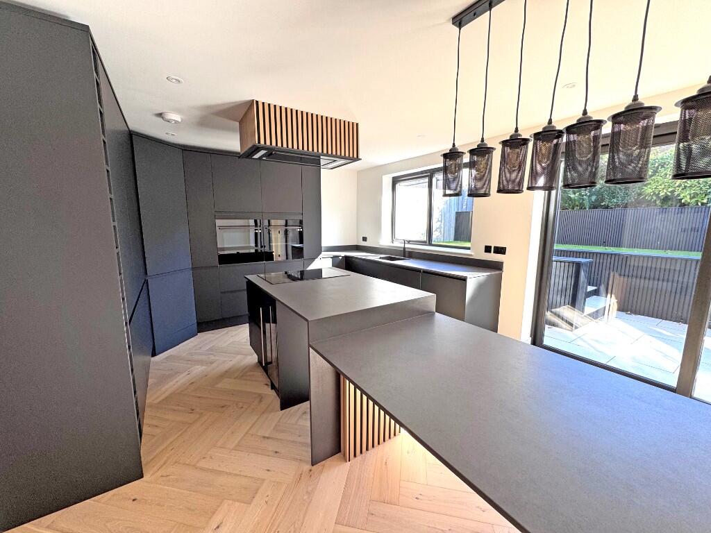 South Woodlands, BN1 photo 2